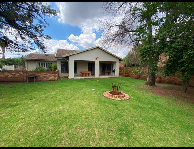 4 BEDROOM HOUSE FOR SALE IN GROENKOL